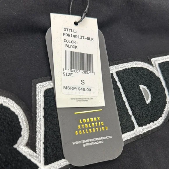Pro standard Chenielle Patch Raiders Black T-Shirt - Picture 2 of 6